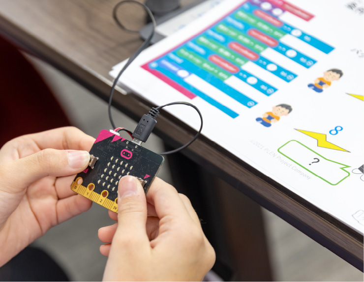 マイクロビット ゲームコースの授業風景3